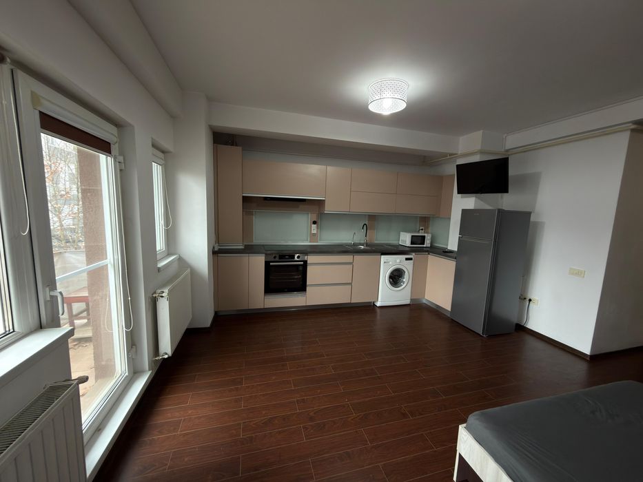 Inchiriez garsoniera Militari Residence cu acces parcare