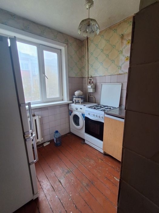 Продам 2х квартиру. Район колхозный рынок.