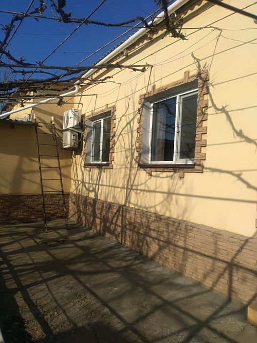 Продам два дома на одном участке