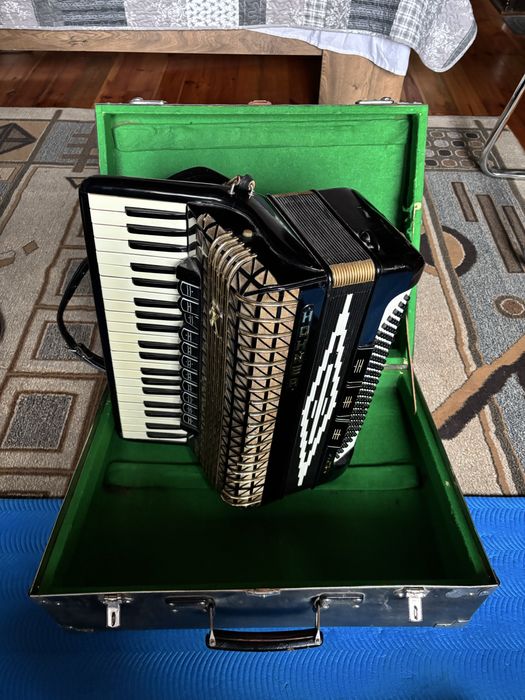 Acordeon Hohner Atlantic IV deluxe 120 basi