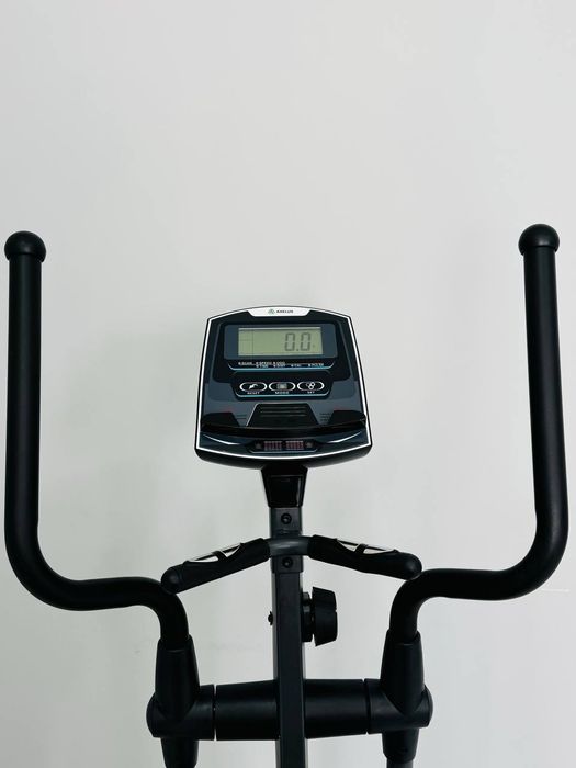 Эллиптический тренажёр Axelus AX0027 для дома до 150 кг

• Эллиптическ