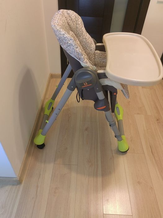 Scaun de masa bebe