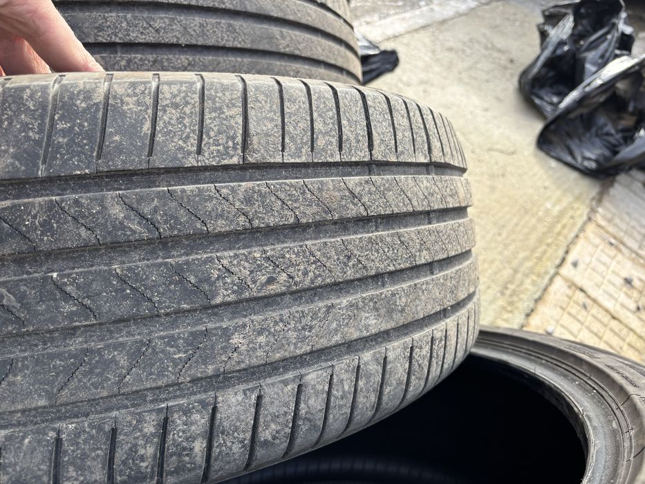 Гуми бриджстон 235/45/20 дот 24година