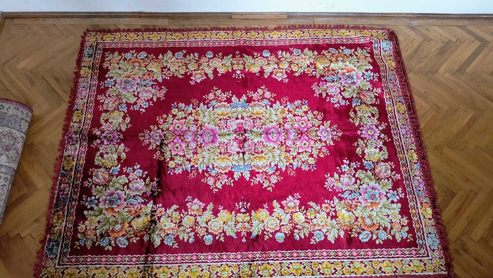 Carpet de perete vechi din anii 70-80, nefolosite