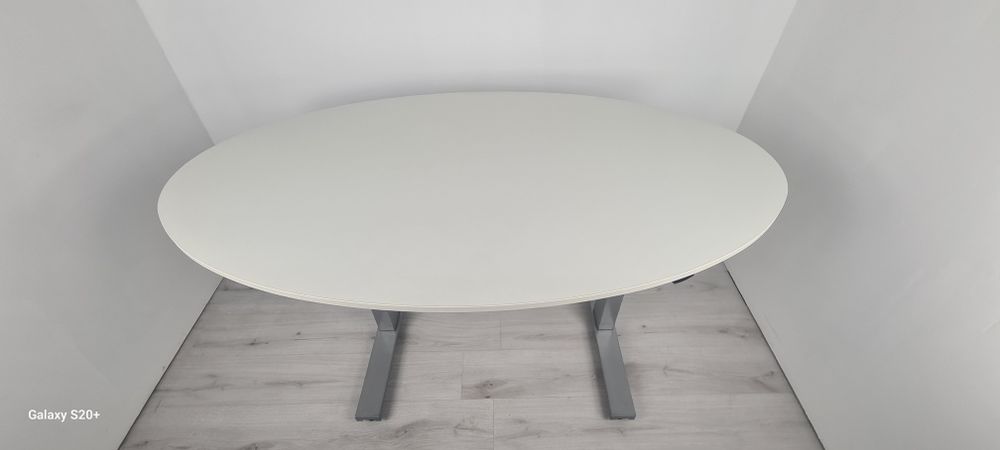 Немска елипсовидна конферентна и посетителска маса регулируемо повдига