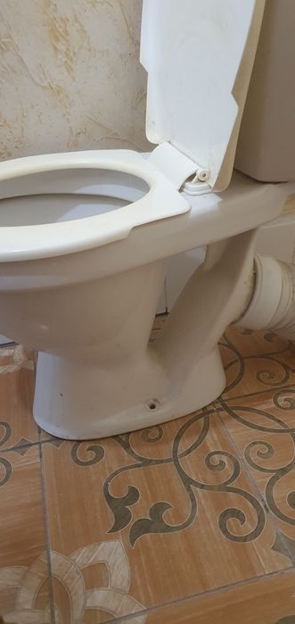 Унитаз сатылады.