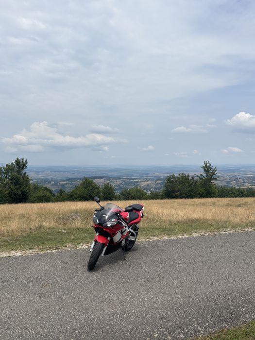 Vând  Yamaha  R6