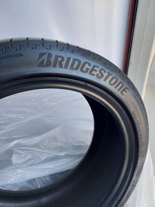 Шины Bridgestone 235/45/18