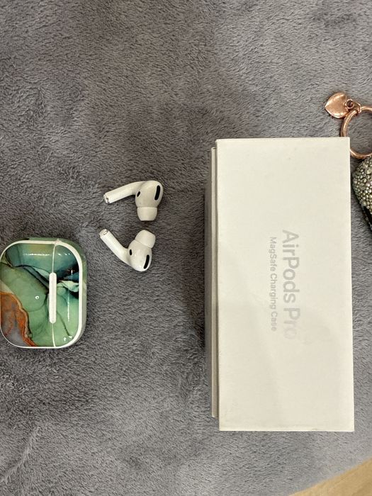 Air pods Pro в бронепленке