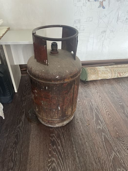 Продам два газовых баллона