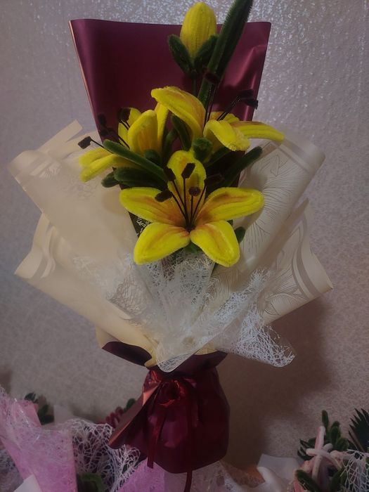 Букети от ръчно направени цветя