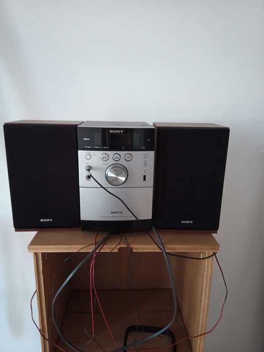 Уредба за музика, Sony Mini Hi-Fi System – оригинални колони, дистанционно