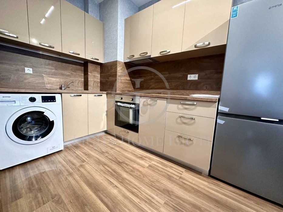 Продава се Двустаен апартамент в Пловдив, Христо Смирненски - 94 кв.м за 2091 €/кв.м - Снимка #2