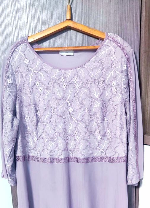 Вечернее платье в пол.