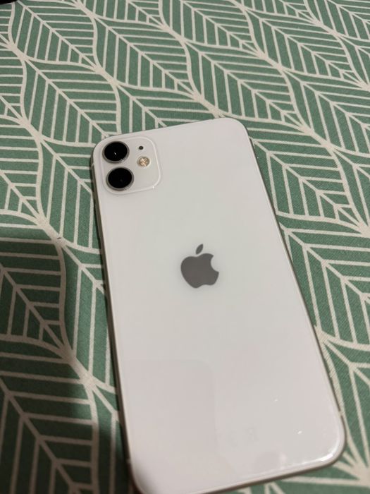 Iphone 11 alb 128 gb impecabil