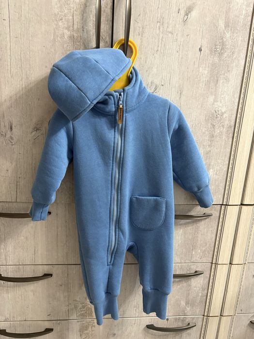 Продам детские верхние вещи