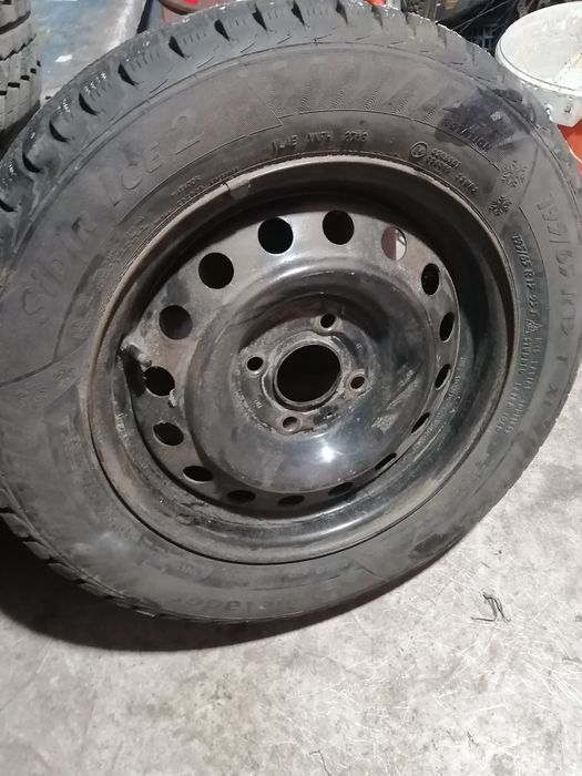 Балоны Ниссан на дисках 15