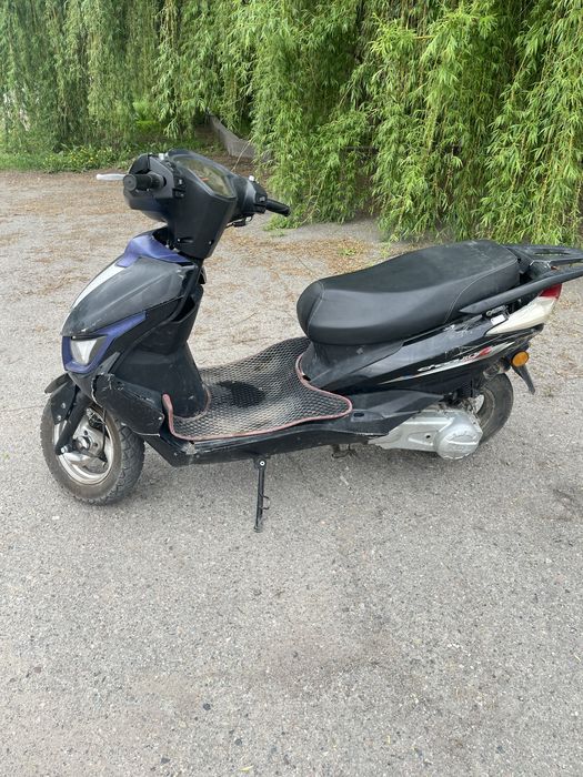 Продам м8 на ходу