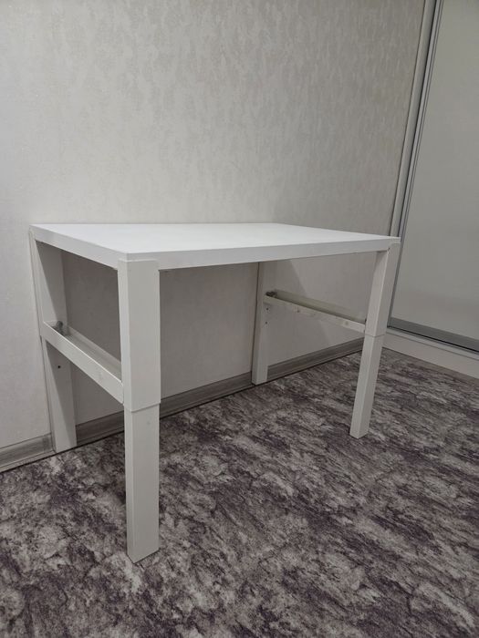 Продам растущий стол ikea Pahl
