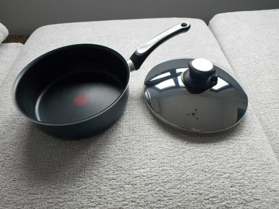 Tigaie Tefal,24 cm,cu capac,nefolosita.Nu este pt inductie.Made France