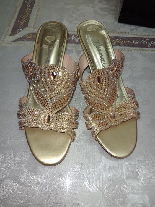 Tugilgan kunida uy qurilishi porno