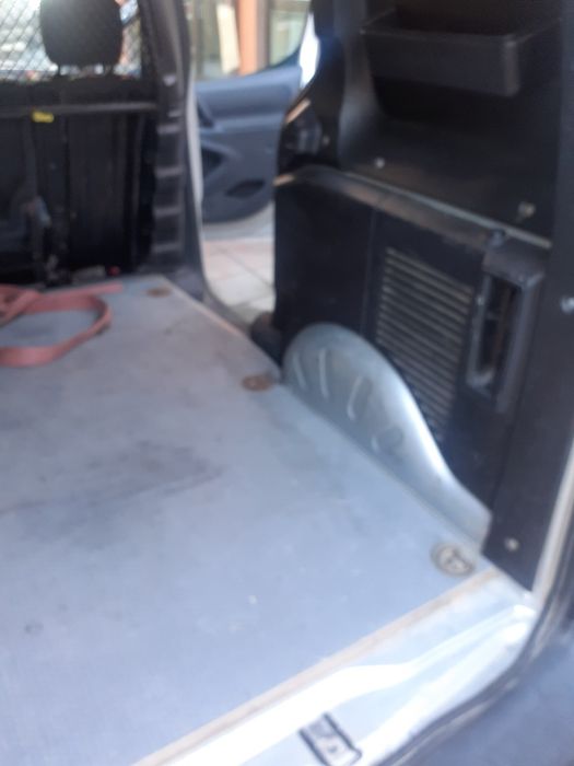 Пежо партнер 1.6 90к