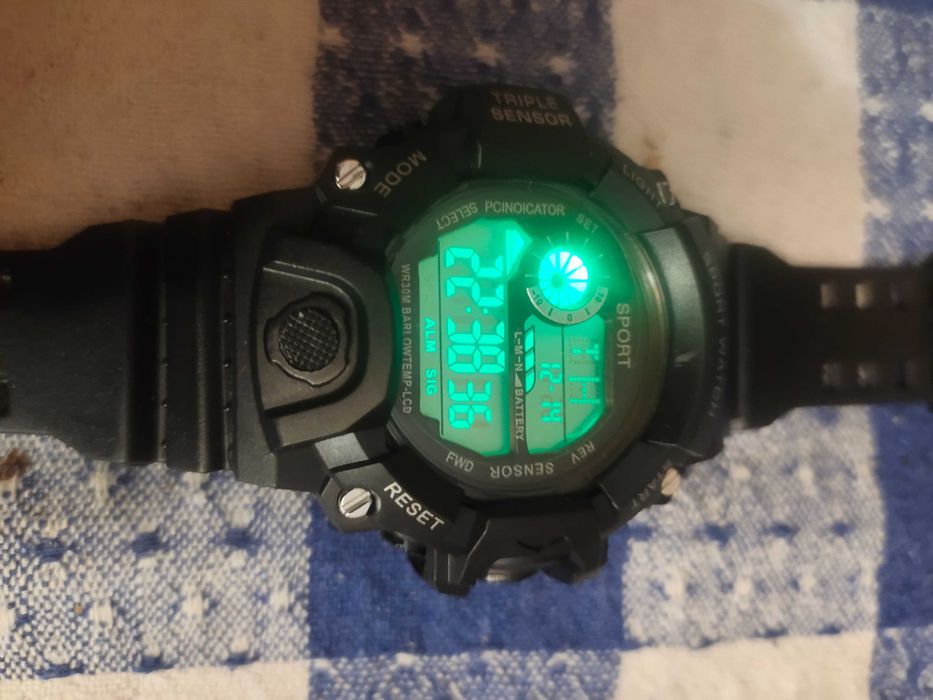 Ceas digital multifunctional