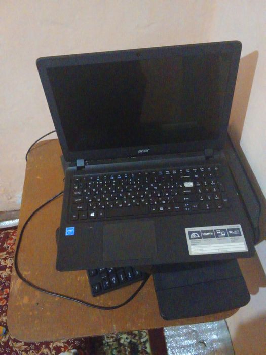 Noutbuk Acer holati yangi i prontir u xam yangi ozgina ishlagan