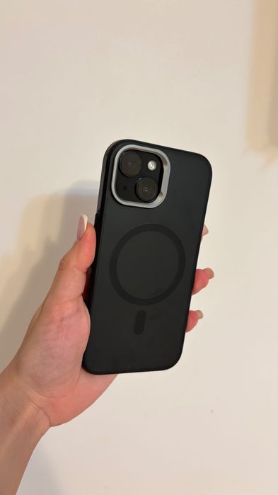 Vând iPhone 15 .