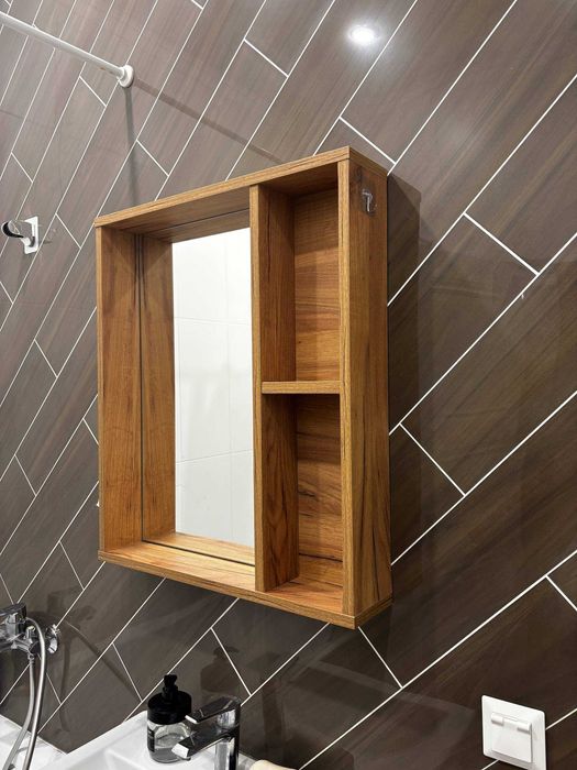 Зеркало с полками