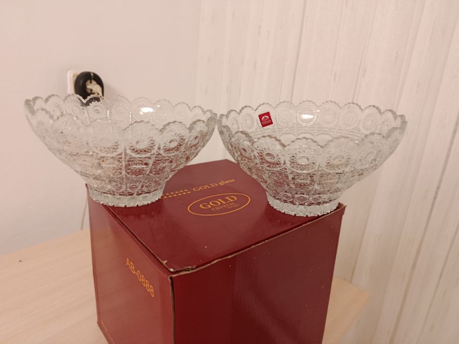 Продается ВАЗА стекло