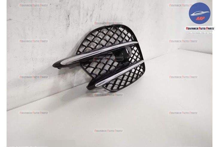 Оригинална лява решетка за фар Мерцедес-Бенц / Mercedes-Benz A-Class W