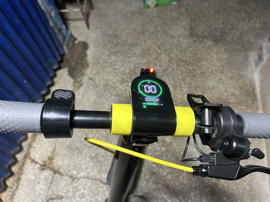 Trotineta impecabila nu trimit nu shimb