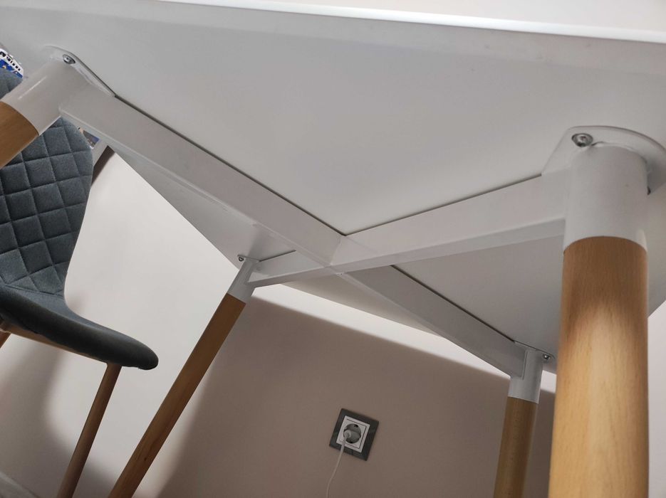 Трапезна маса 80х80х74.5см