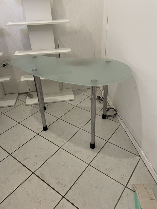 Маса от стъкло - продава се