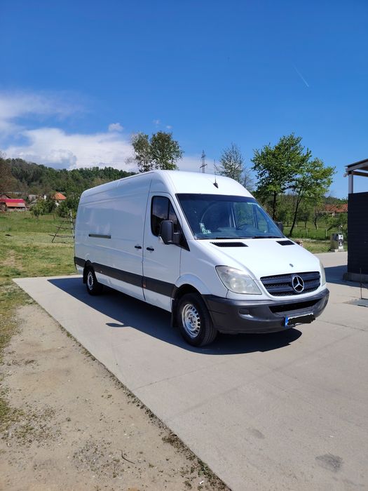 Vând Mercedes Benz sprinter