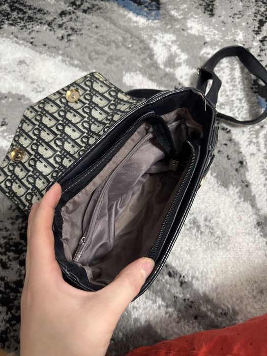 Стильная черно-серая сумка в хорошем состоянии