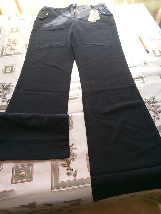 продам школьные брюки 7-9кл.