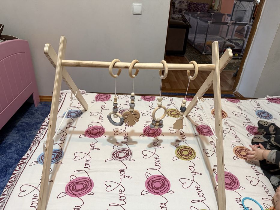 Продам мобиль монтессори