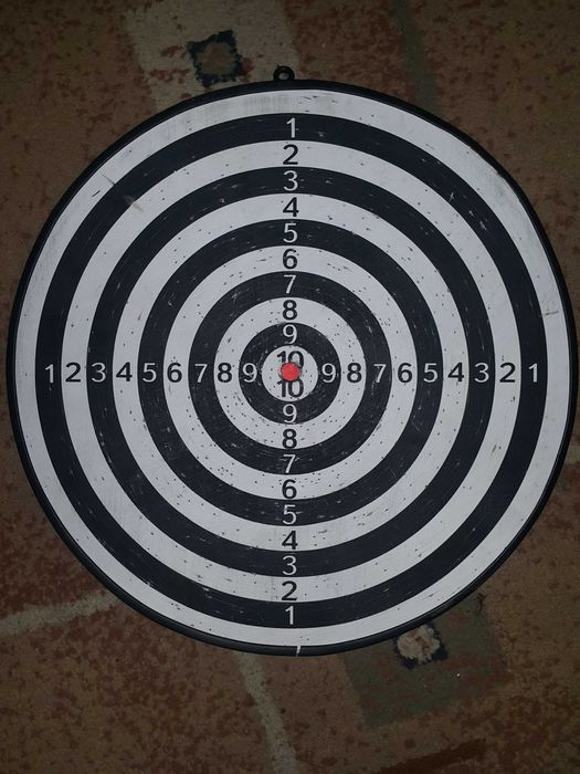 Дартс с мишени и от двете страни