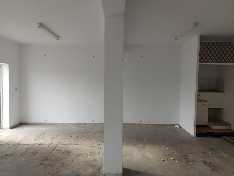 Дава се под наем Магазин в Карлово - 50 кв.м за 204 € - Снимка #7