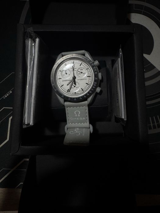 Omega x Swatch mission to moon