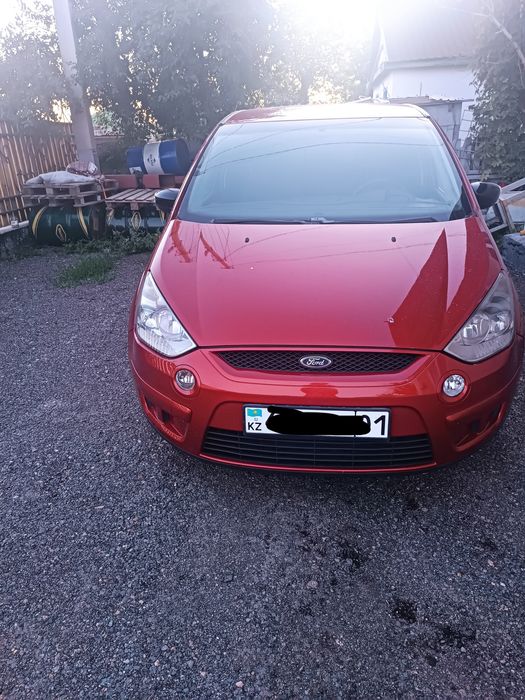Продам машину Ford S max