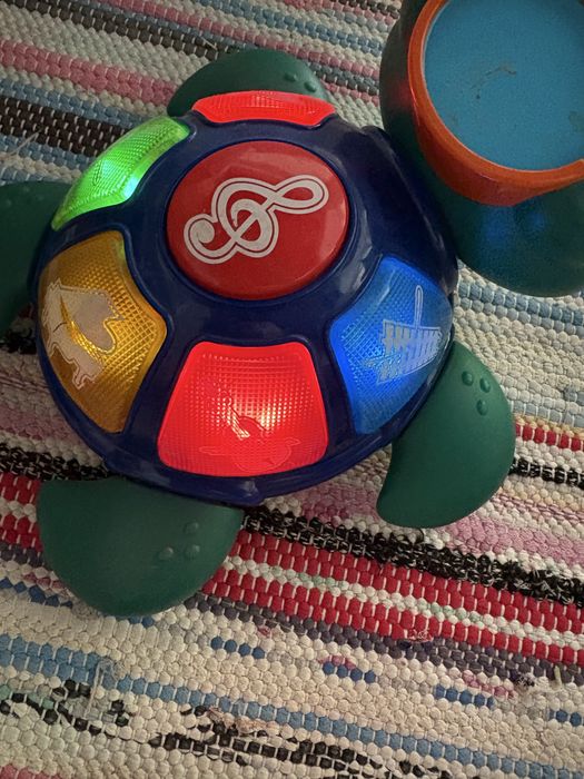 Детски музикални играчки