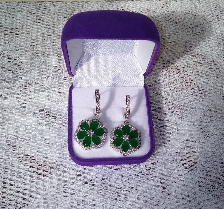 Серьги серебряные с изумрудами