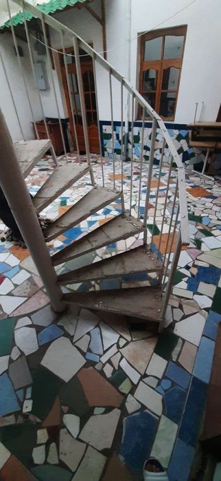 Labi hovuz tayyor hovli 1sotiq