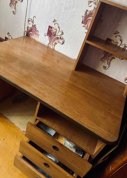 Стол  письменный