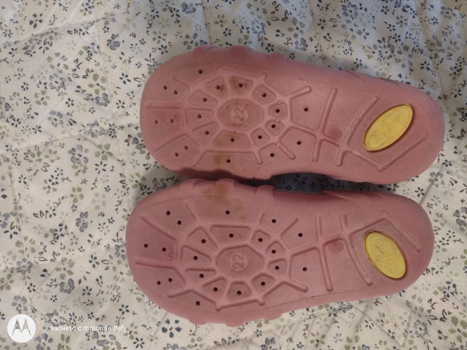 ЛОТ бебешки ботушки и пантофи. За размери и въпроси пишете на съобщени