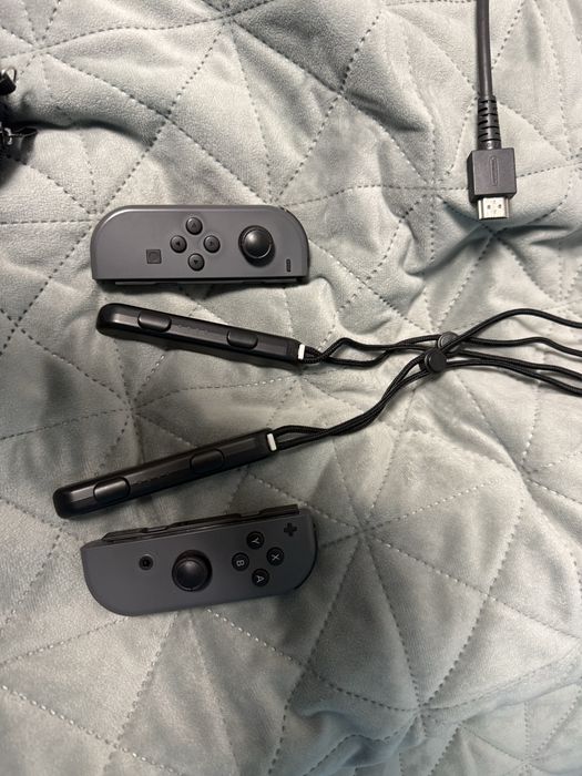 nintendo switch negru cu joy cons+ multe accesorii