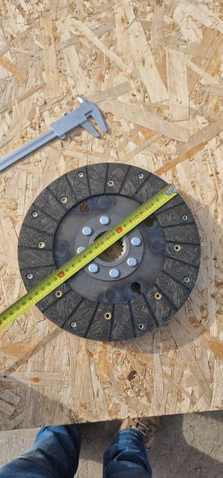 Disc Priza putere tractor same minitauro 50 
Diametru 250 mm
Interior